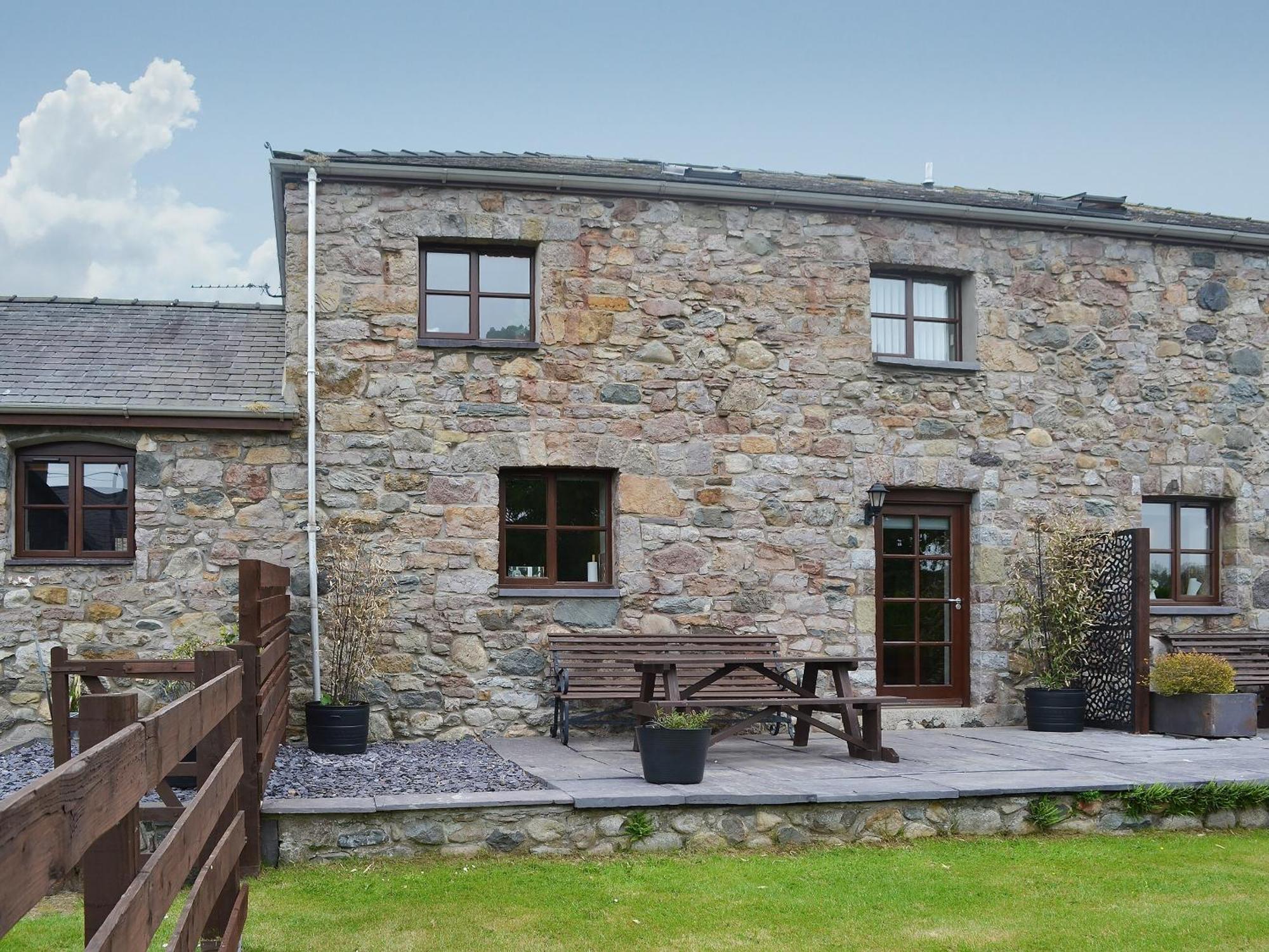 Villa Llofft Yr Yd - 16984 Brynsiencyn Esterno foto